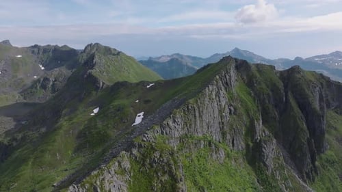 Mountain Arête in Lofoten 3
