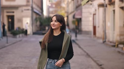 Attractive Lady Smartphone Photography Casual Walk