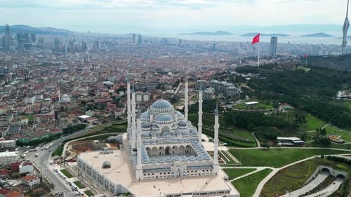 Istanbul Camlica Mosqu, Camlica Tower and Marmara sea cityscape rotation left