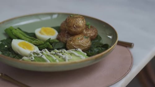 delicious food in fancy restaurant close up shot, push in shot, pull out shot