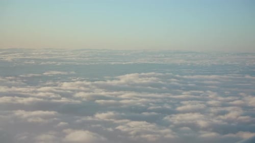 Über den Wolken fliegen