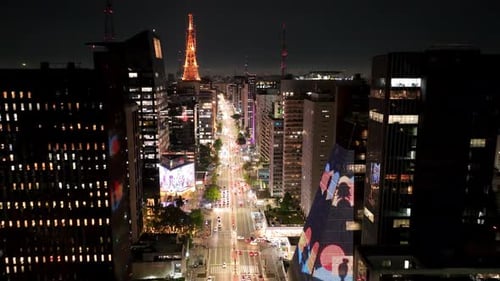 Avenida Paulista no centro da cidade de São Paulo, Brasil.
