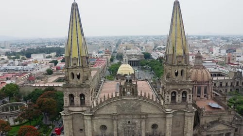 Cathedral y Degollado Theatre 2