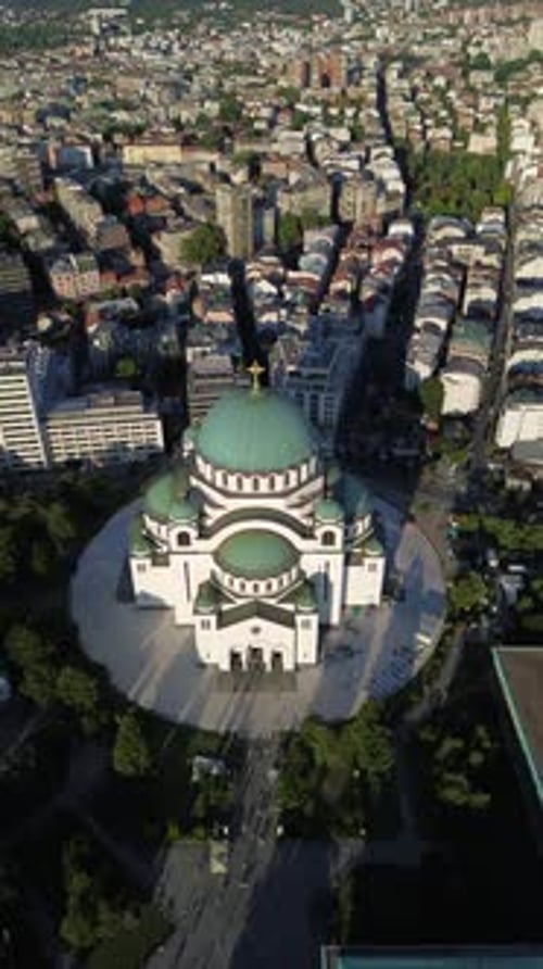 Vista con Zumbido del Templo de San Sava, una de las iglesias ortodoxas más grandes del mundo