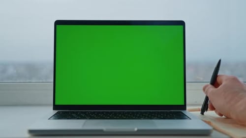 Laptop with Green Screen and Note Taking
