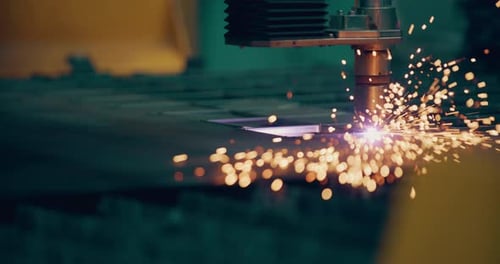 Plasma Laser Cutting Metal Sheet with Sparks High Temperature