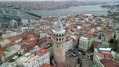 Enthüllungsaufnahme des Galataturms in Istanbul