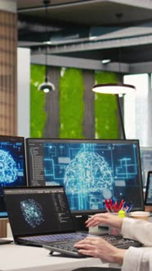 Vertical Video Junior Developer in Office Rationalisieren Sie Arbeitsabläufe mithilfe von KI-Systemen