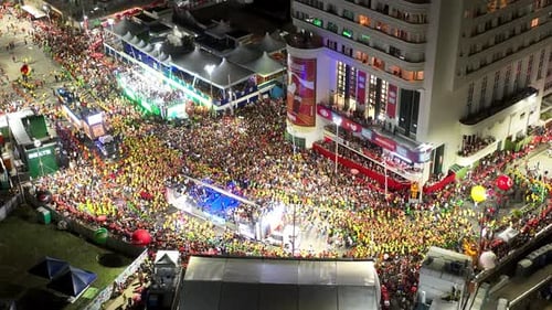 Festa de
carnaval em Salvador, na Bahia, Brasil. Paisagem de carnaval
.