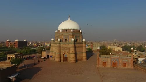 Vista aérea da tumba de Hazrat Shah Rukn-e-Alam, Multan, Paquistão.