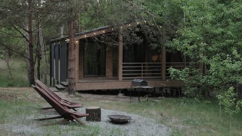 Modern Cabin Retreat in Natural Setting
