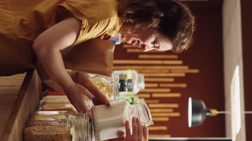 Vertical Video Grocery Shop Storekeeper Helps Client