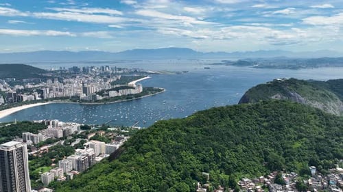 Praia de Botafogo no centro do Rio de Janeiro, no Rio de Janeiro, Brasil.
