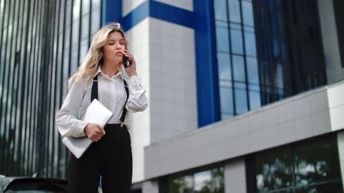 Fashion Leader Business Woman Boss Talking Smartphone Outdoor Downtown City Center Office Building