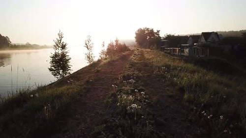 Lever de soleil sur la rivière Dvina occidentale 07