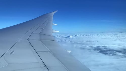 Voler au-dessus des nuages