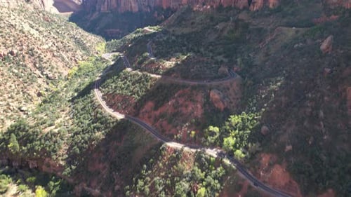 Scenic Valley Drive and Pan-Up
