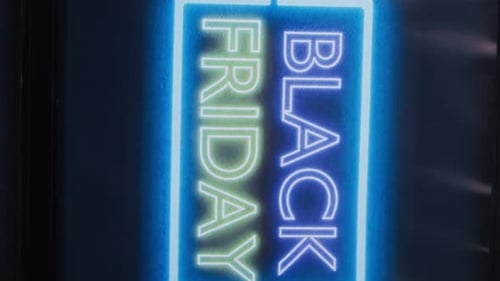 Vertical Video Clothing Store Marketing Advertisement