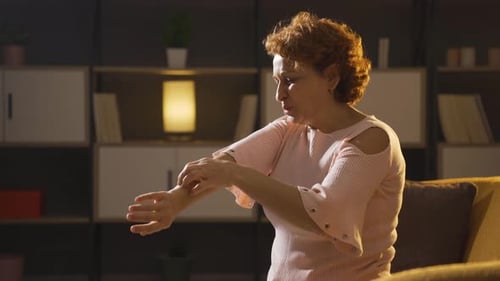Itching problem in the arms, disease.