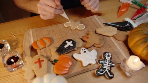 Decorating Halloween Sugar Cookies