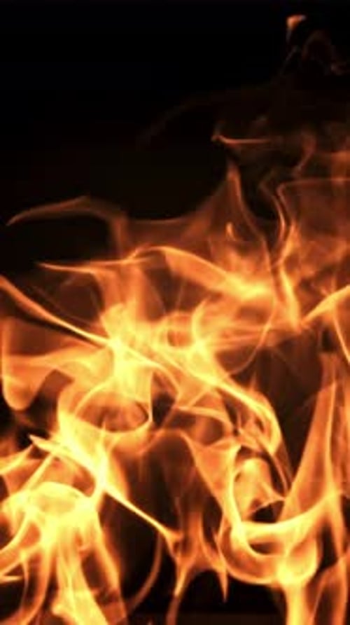Tongues of Bright Flame of Fire wurde in Zeitlupe mit 1000 Bildern pro Sekunde gedreht