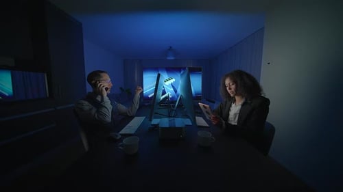 Collaborative Data Analysis in a Modern Office Setting Boosting Teamwork and Insights