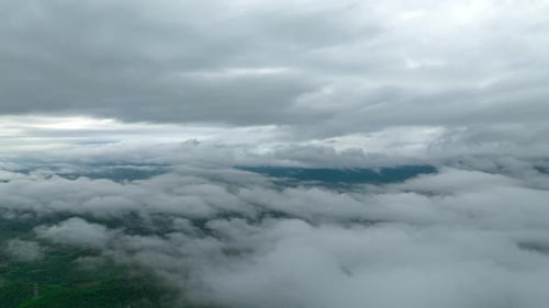 Hermosa vista aérea del paisaje del valle por la mañana.