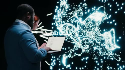 Ein Team von KI-Startup-Datenwissenschaftlern implementiert Deep-Learning-Algorithmen mit einem Laptop