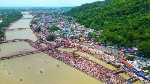Vidéo du drone Haridwar 4k HAR KI PAURI, Vue par drone de Har ki Pauri Haridwar, vidéo Haridwar, Mata Mans