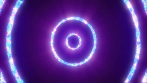 Abstrakter Hintergrund, geschlungene Kreise, ein Tunnel aus fliegenden violetten Ringen aus Energieplasma