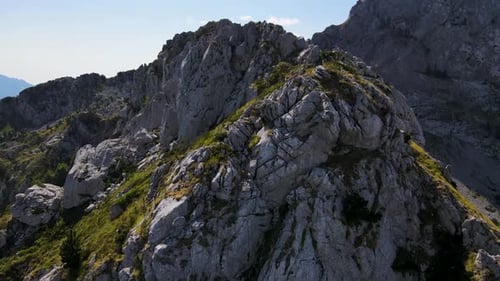 Drone aérien du parc national de Theth en Albanie 2.mp4