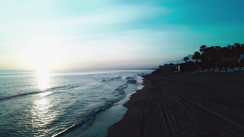 Vista aérea da costa da praia