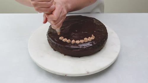 Decorating Chocolate Cake with Buttercream Frosting