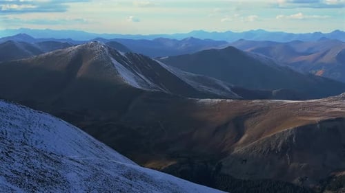 Drone aérien du mont Shavano Taeguache Peak sur le Colorado Trail Collegiate Peaks Golden Hour Rocky Mount