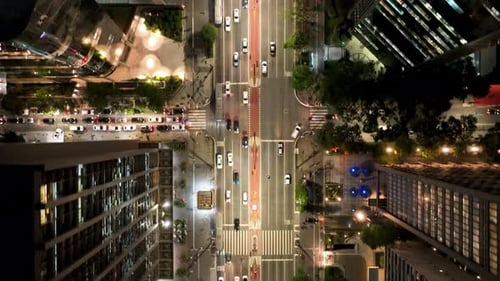 Vista superior da Avenida Paulista no centro de São Paulo, Brasil. Escritório de negócios