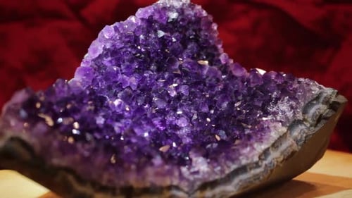 Purple Amethyst crystal macro close up 4