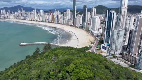Horizonte de Balneario Camboriu en Camboriu en Santa Catarina, Brasil.