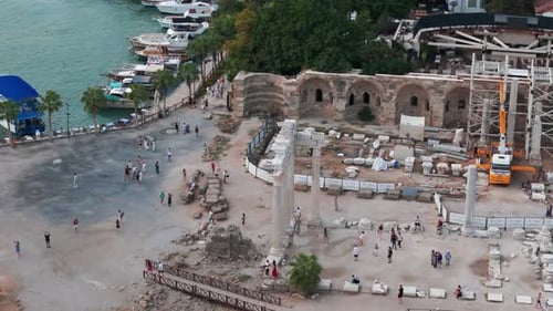 Ruinen des Apollo-Tempels, römische Touristenattraktion in Side, Türkei, Flugaufnahme