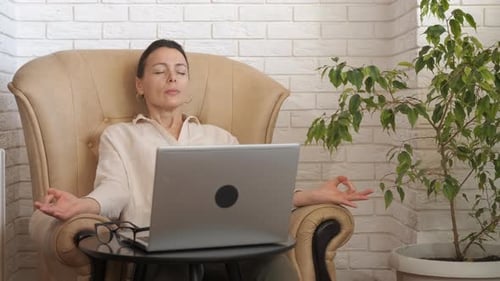 Feel Relaxed on Work Place