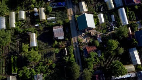Casas de verano en las afueras de la ciudad