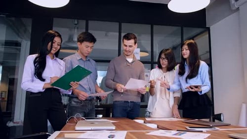 Team Collaboration and Strategy in Modern Workplace