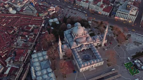 Luftaufnahme der Beyazit-Moschee und des historischen Stadtgrundrisses Istanbuls