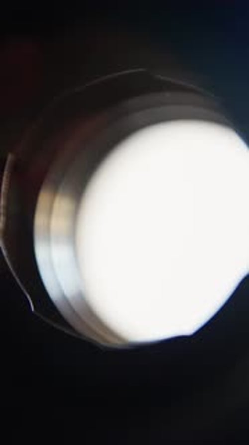 Cadre circulaire brillant à objectif rapproché avec anneau doux et brillant, forme ronde rayonnante encerclée par