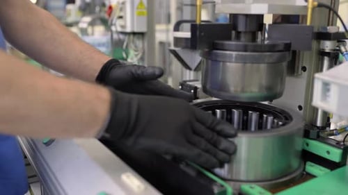Chaîne de montage de gros roulements, fabrication