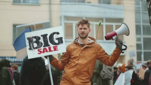Funny Guy Hold Big Sale, bannière Man Wave, annonce commerciale, affiche promotionnelle