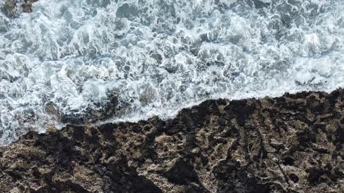 Wave breaking on reef