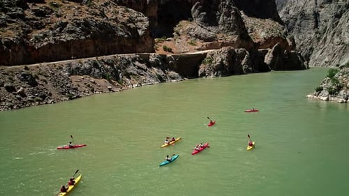 Abenteuerpaddeln im Steep Canyon