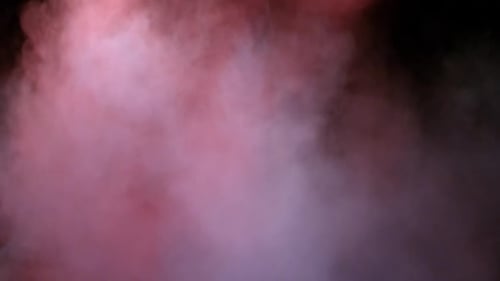 Collection Collider : poudre douce de couleur rouge et violette persistante sur fond noir