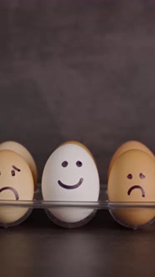 Eggs with Faces on Tray Panning
