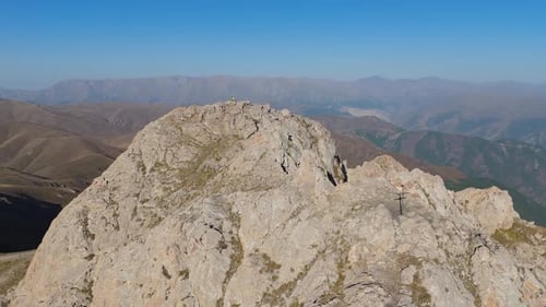 Vista aérea del monte Khustup en la provincia de Syunik, Armenia, Asia occidental.